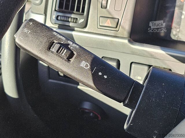 Valise VOLVO FM 11.330 3 SEATS LIFT 290TKM