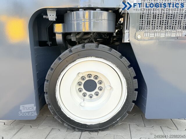 Empilhadeira multidirecional Combilift CB3000 DIESEL TRIPLEX 4900 POSITIONER