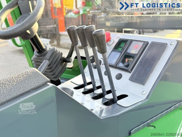 Empilhadeira multidirecional Combilift CB3000 DIESEL TRIPLEX 4900 POSITIONER