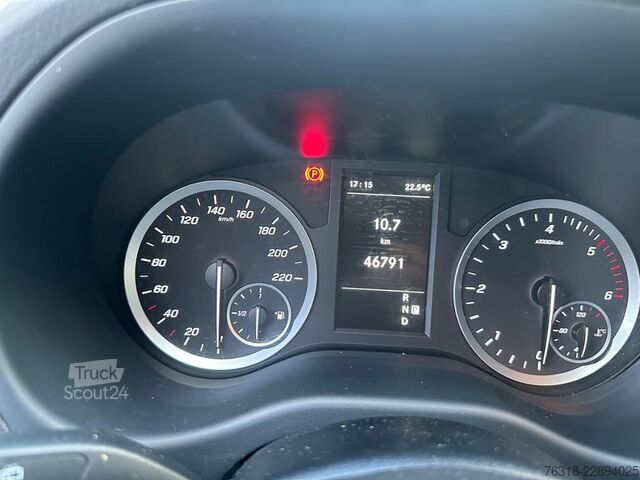 Minibus Mercedes-Benz Vito 114 CDI TourerPro lang 8Sitze PDC SHZ Klima