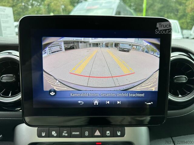 Minibus Mercedes-Benz EQT 200 lang 7 Sitzer Wartungspaket rubellitrot