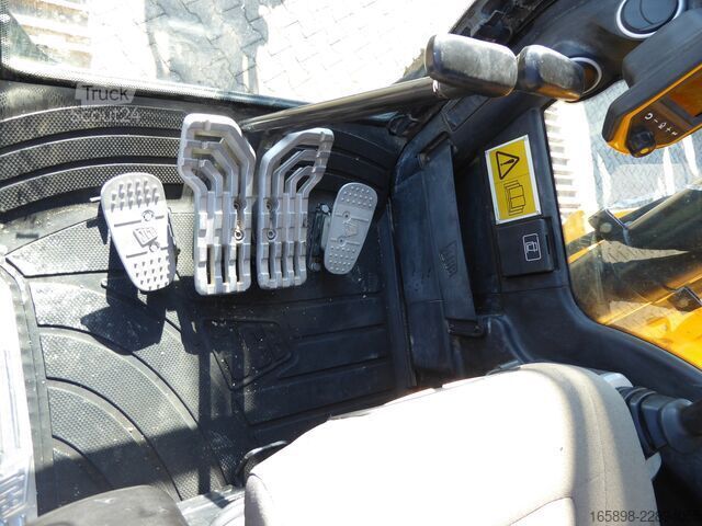 Lánctalpas kotrógép JCB JS220 LC mit Oilquick OQ70/55