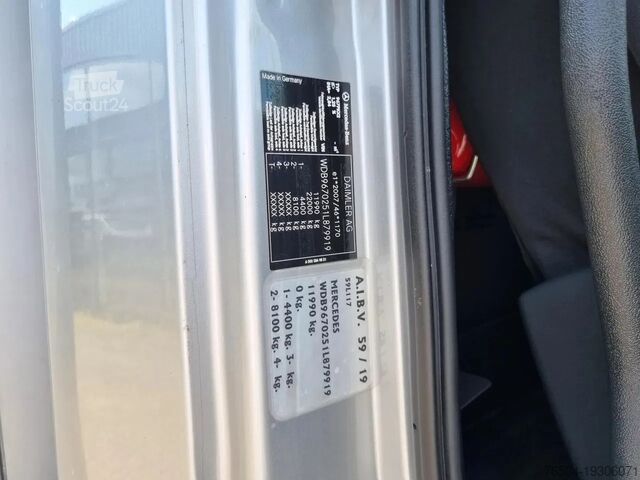 Resväska Mercedes-Benz Atego 1218 Koffer/ Ladebordwand/ Airco/ Grau Me...