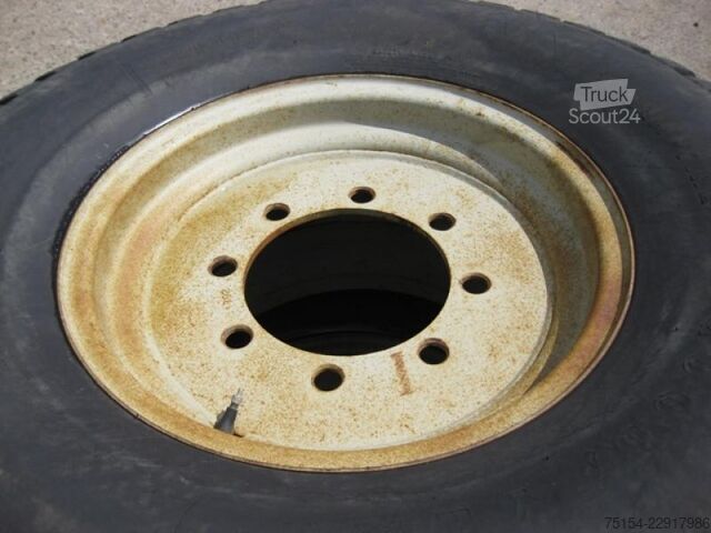 Wiel met band Goodyear 4