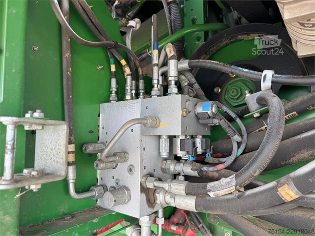  John Deere S690i 4WD