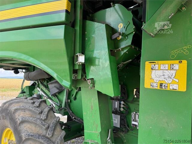  John Deere S690i 4WD