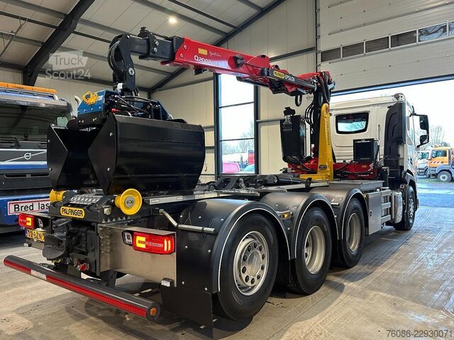 Containertransport (haakarmsysteem) DAF XF480 8x4 TRIPLE Palfinger Z kraan/Afstandsbedi...