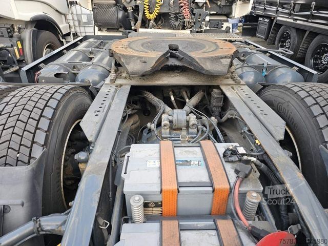 Standard dragbil IVECO 460 Hi  Way, Retarder, Reifendruckkontrolle