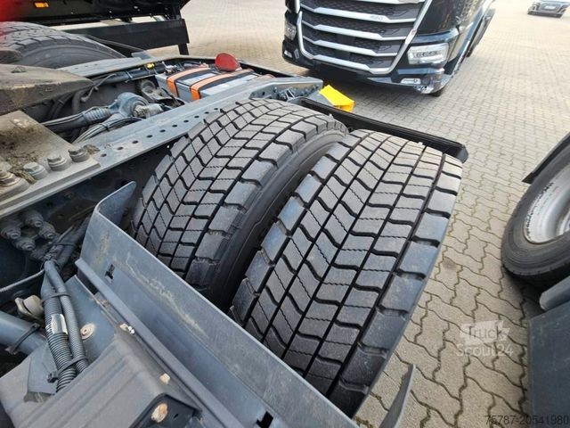 Standard trækkerunit IVECO 460 Hi  Way, Retarder, Reifendruckkontrolle