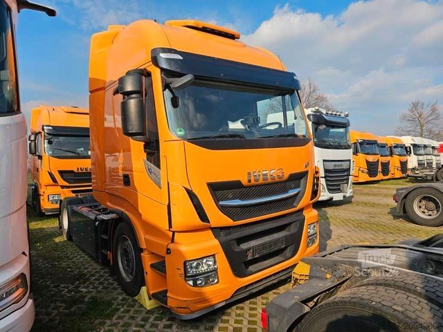 Standardowy ciągnik siodłowy IVECO 460 Hi Way, Retarder, Abstandstempomat, Kühlfach