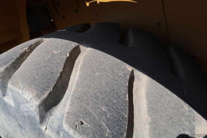 Loader Caterpillar 966 K