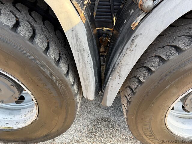 Betonszállító teherautó Iveco TRAKKER 500