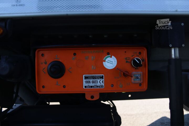 Vrachtwagen met bakwagen Iveco eurocargo 120-190