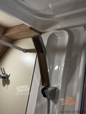 Half-integraal camper EURAMOBIL Profila RS 675 SB Dachklimaanlage Lithium