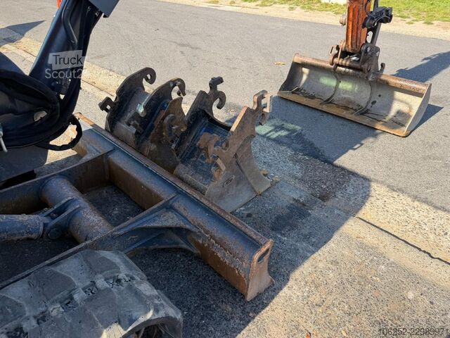 DOOSAN DX 50 Z-7 5.4T - *FULL HYDR - *CENTRAL GREASING* - *HYDR QUICKHITCH - 3 BUCKETS / LÖFFELN - * DOOSAN DX 50 Z-7 5.4T - *FULL HYDR - *CENTRAL GREASING...