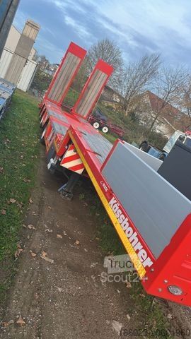 Polpriklopnik z nizko nakladalno ploščadjo KÄSSBOHRER KSLA RJ Mega Jumbo Tieflader tele Wie Neu