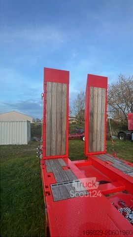 Polpriklopnik z nizko nakladalno ploščadjo KÄSSBOHRER KSLA RJ Mega Jumbo Tieflader tele Wie Neu