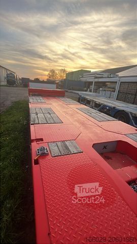 Polpriklopnik z nizko nakladalno ploščadjo KÄSSBOHRER KSLA RJ Mega Jumbo Tieflader tele Wie Neu