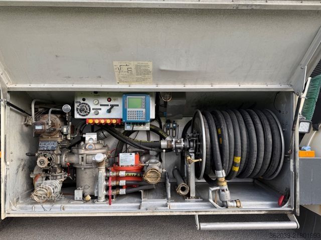 LKW mit Tankaufbau MERCEDES-BENZ Actros 1841 ADR 12500 LITER TÜV 10/2026 1 HAND