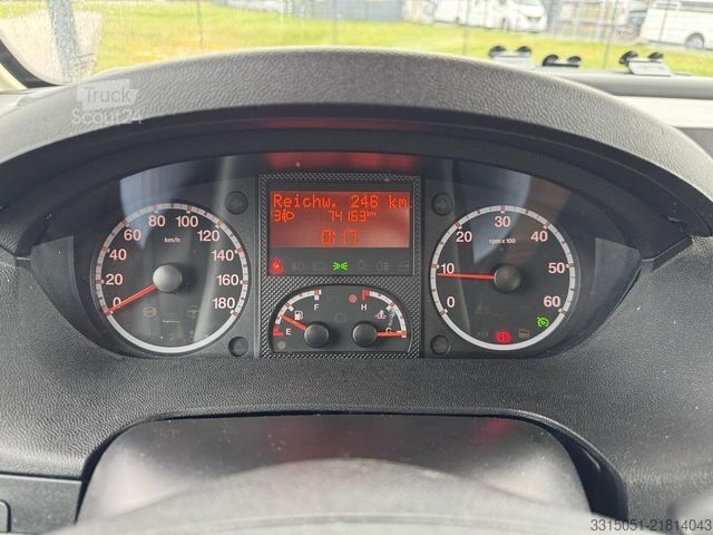 Integrerad husbil FLEURETTE Pilote Wincester Florium Solar+TV+Queensbett+AHK