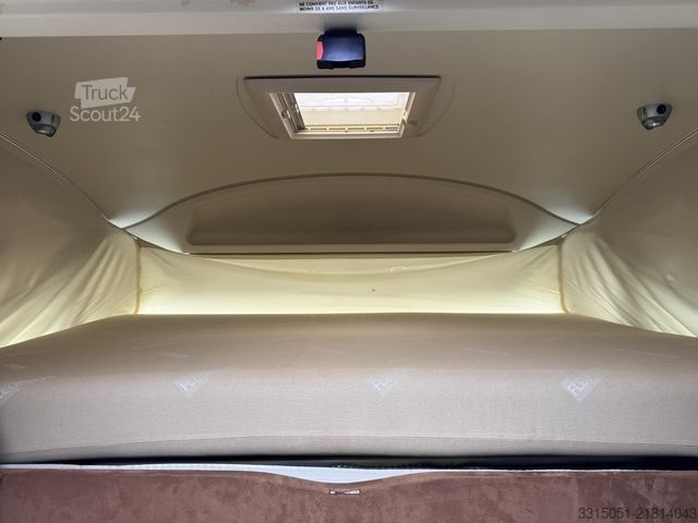 Integrerad husbil FLEURETTE Pilote Wincester Florium Solar+TV+Queensbett+AHK