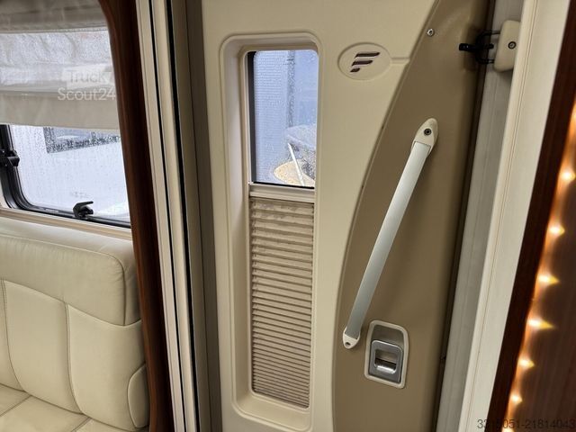 Integrerad husbil FLEURETTE Pilote Wincester Florium Solar+TV+Queensbett+AHK