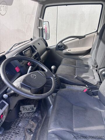 Compactador Nissan Cabstar