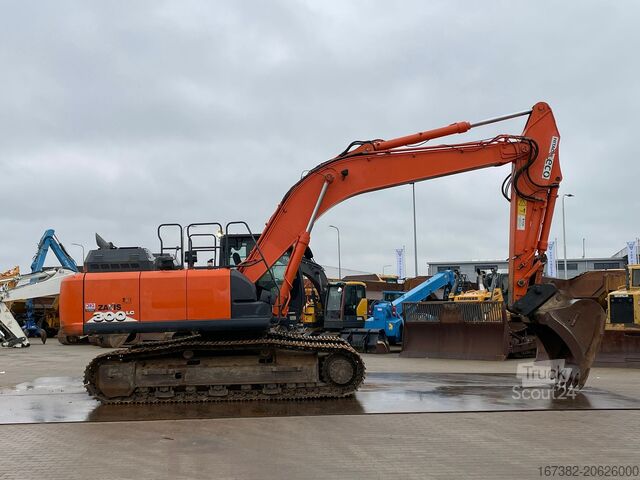 Paletli ekskavatör Hitachi ZX300LC-6