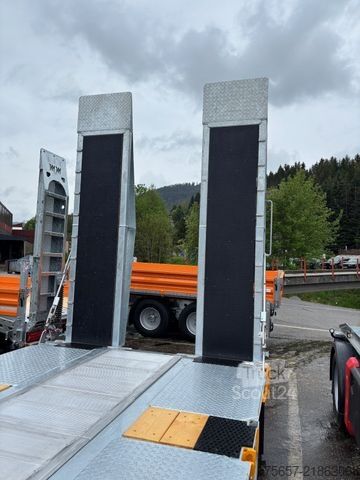 Semirremolque de plataforma baja MÜLLER-MITTELTAL 3- achs Sattel.-Luft-Lenk,hydr. Rampe mit Gummi