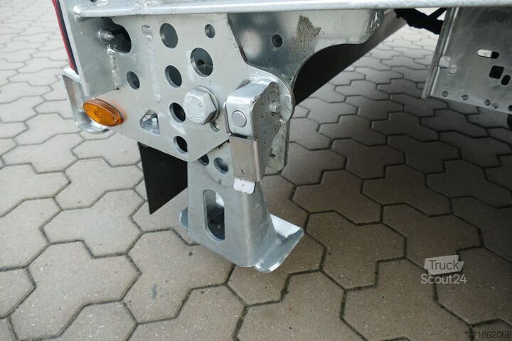 Dieplader oplegger MÜLLER-MITTELTAL 3- achs Sattel.-Luft-Lenk,hydr. Rampe mit Gummi