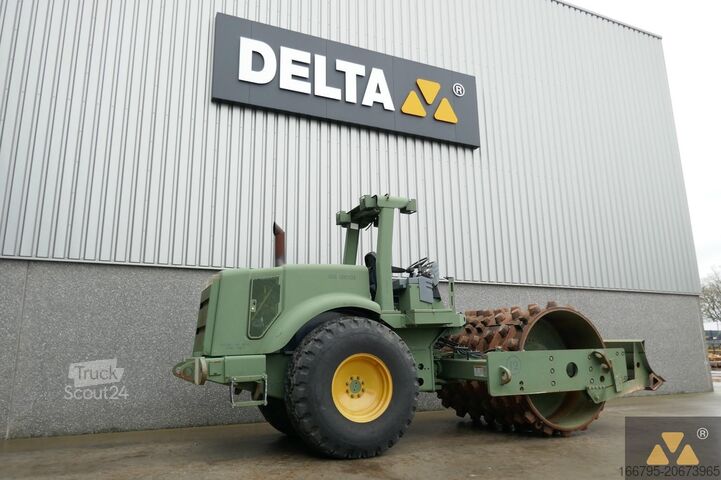 Yhden rummun rulla Caterpillar CS563D Ex-army