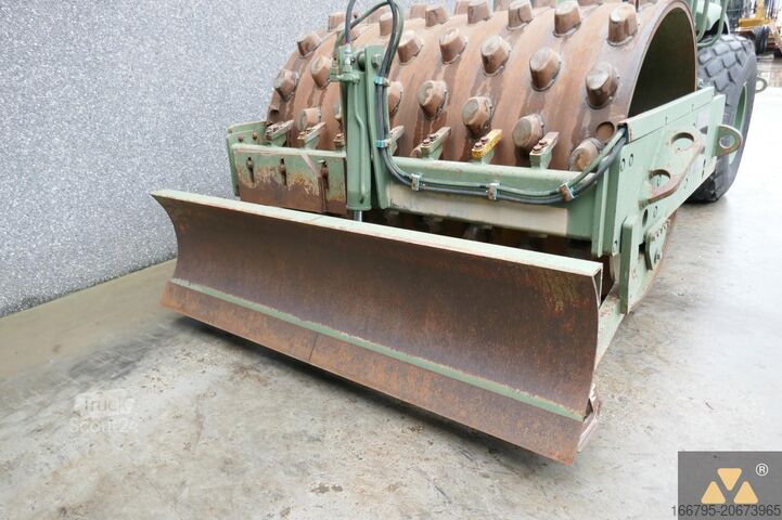 Yhden rummun rulla Caterpillar CS563D Ex-army