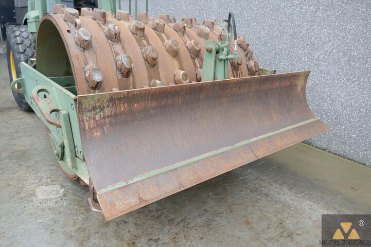 Yhden rummun rulla Caterpillar CS563D Ex-army