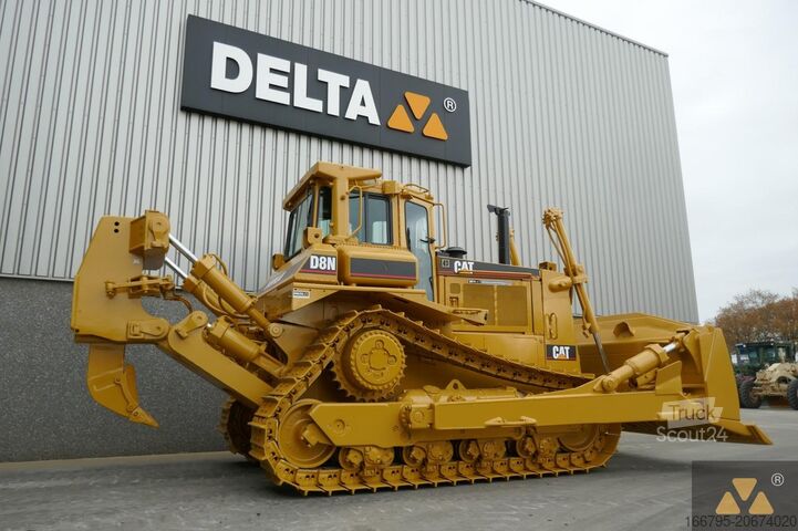 Puskutraktori Caterpillar D8N