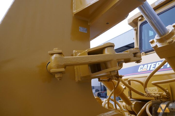 Puskutraktori Caterpillar D8N