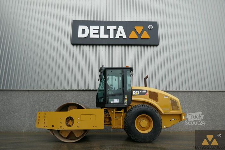 Yhden rummun rulla Caterpillar CS68B