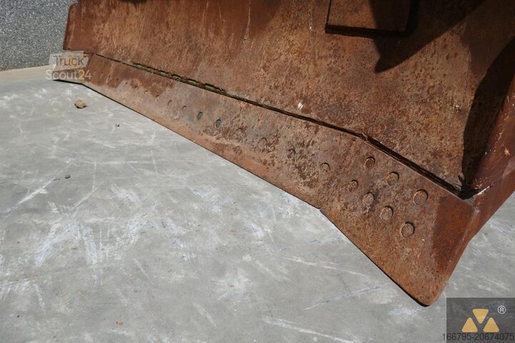 Puskutraktori Caterpillar D7F Ex-army