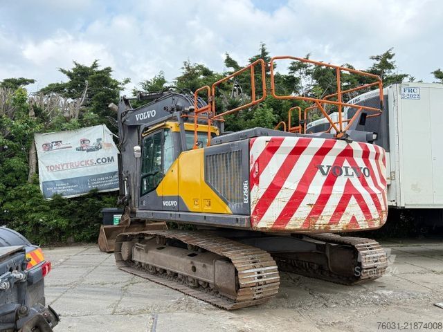 Excavatrice à chaînes VOLVO EC 250EL Excavator Hammerline Quick Coupler