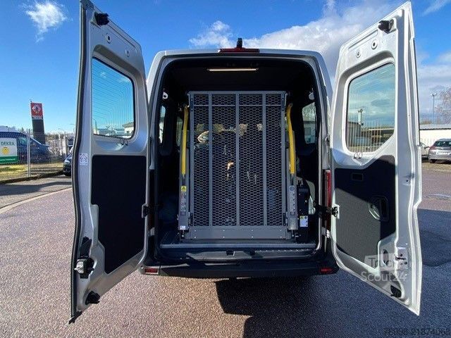 Minibus RENAULT Master 170.35 Rollstuhltransporter + Lift