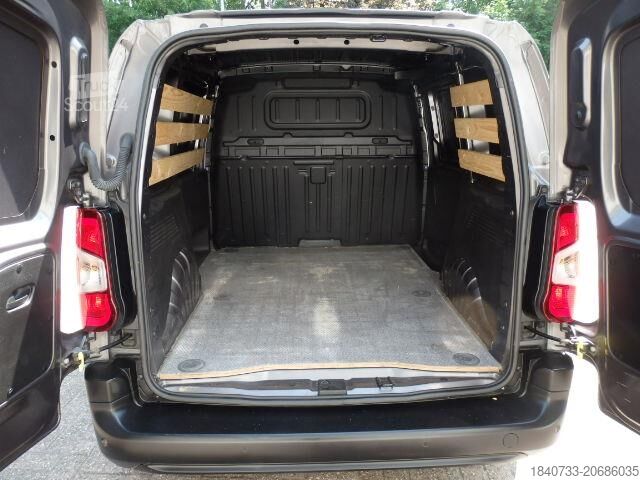 Yüksek tavanlı istasyon vagonu Opel Combo 1.5D L1H1 100 PK AIRO CRUISE PDC