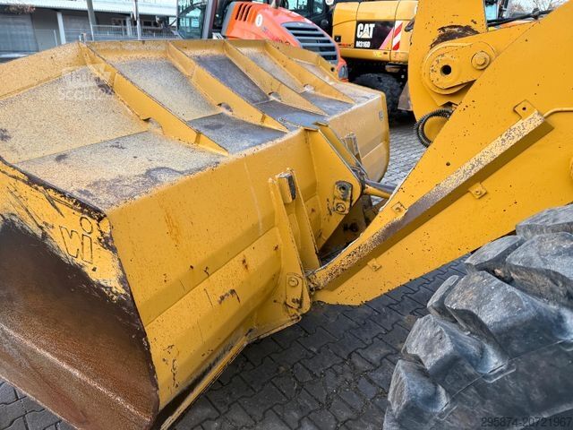 Riteņu iekrāvējs CATERPILLAR 938H Klima Kamera Zentralschmierung