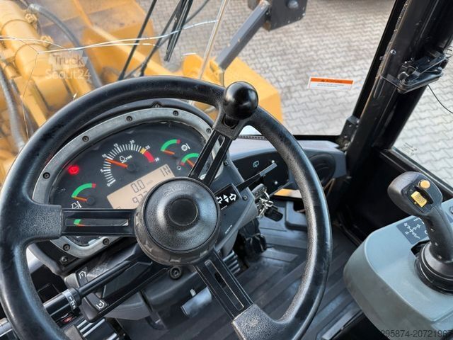 Riteņu iekrāvējs CATERPILLAR 938H Klima Kamera Zentralschmierung
