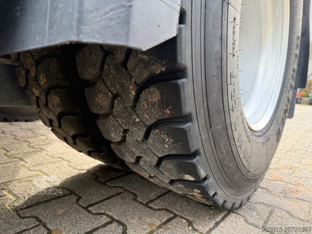 Standard SZM MERCEDES-BENZ ACTROS 1846 4x4 HAD Euro 6 Kipphydraulik