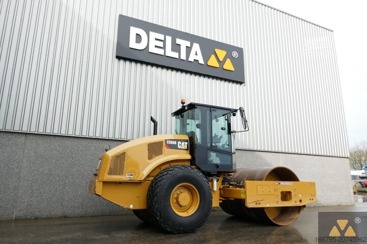 Enkele wals Caterpillar CS66B