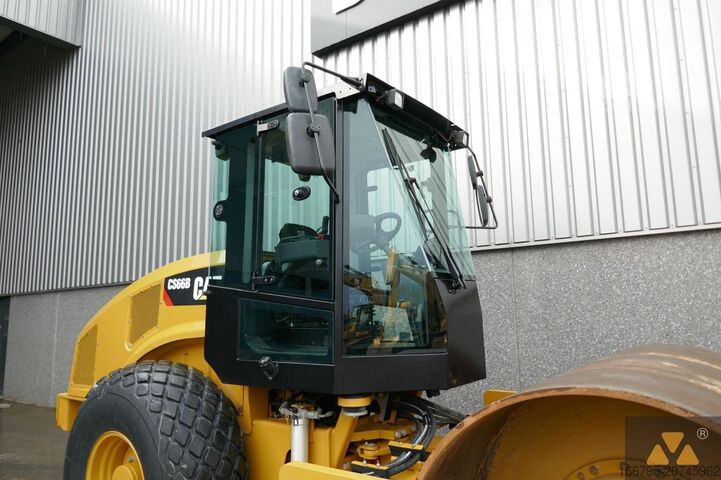Enkele wals Caterpillar CS66B
