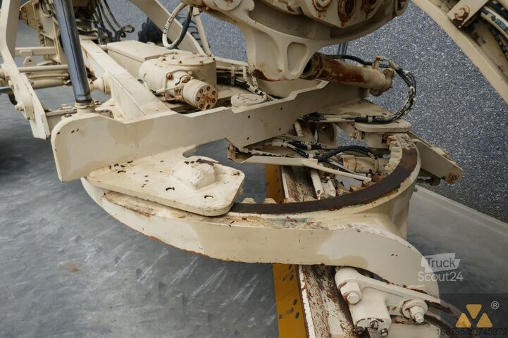 Grader Caterpillar 130G Ex-army