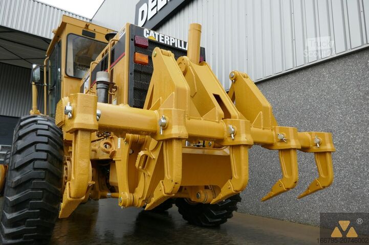 Grader Caterpillar 140H Ex-army