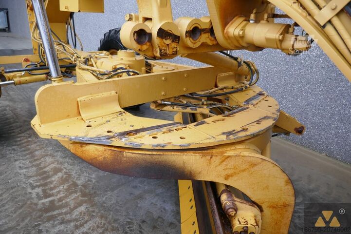 Grader Caterpillar 140H Ex-army