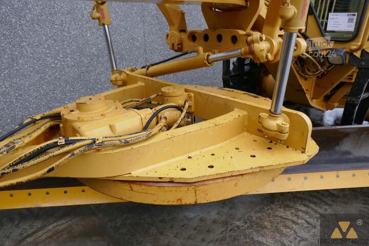 Grader Caterpillar 140H Ex-army