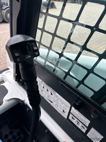 Riteņu iekrāvējs BOBCAT 863 Turbo   -   Schaufel